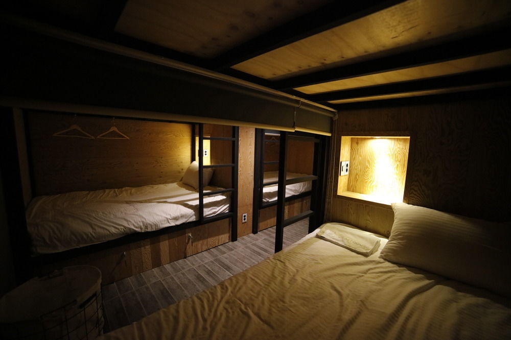 The Bay Guesthouse - Hostel Пусан Екстериор снимка